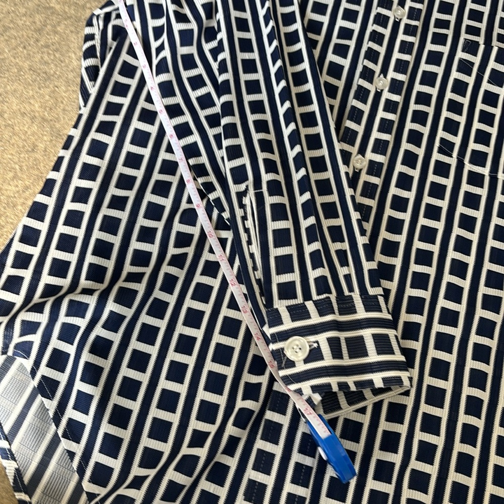 Vintage Men’s 1970’s geometric dress shirt - Picture 12 of 12